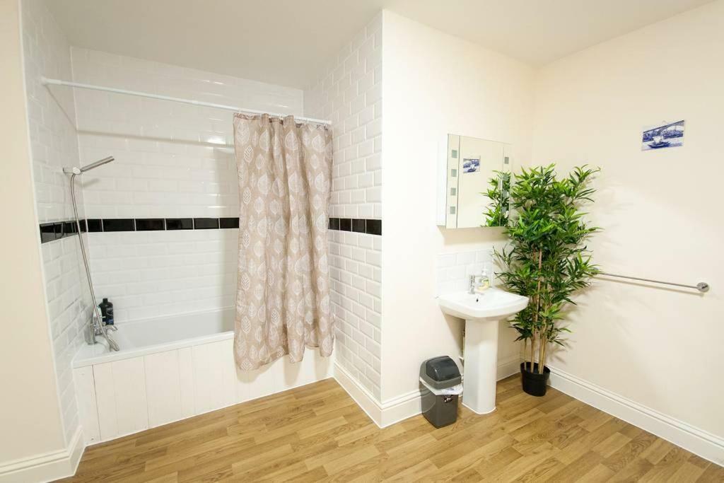 The Broadmead Forest - Spacious City Centre 3Bdr Apartment Bristol Kültér fotó